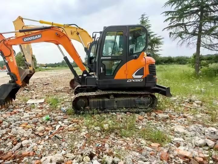 Doosan DX 60 Гусеничні екскаватори