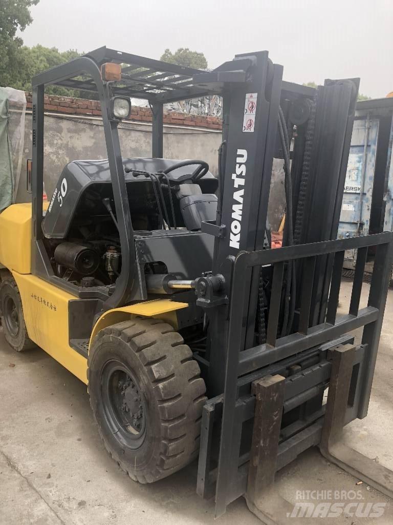 Komatsu 5 Ton Дизельні навантажувачі