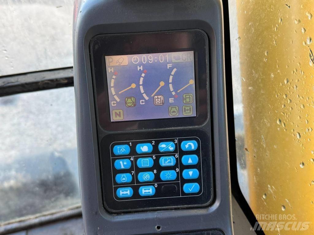Komatsu PW 160-7 Колісні екскаватори