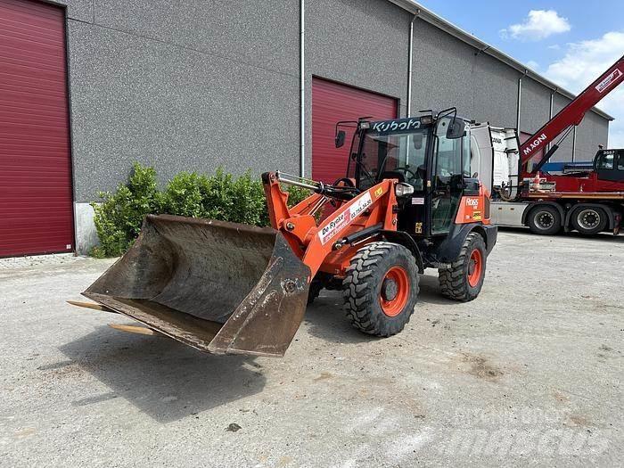 Kubota R065 Фронтальні навантажувачі