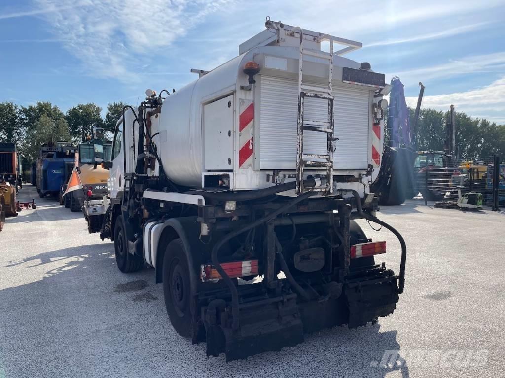 Unimog U20 Bluetec 5 Автогудронатори