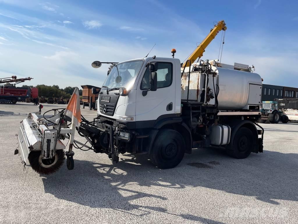 Unimog U20 Bluetec 5 Автогудронатори