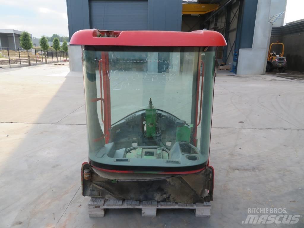 Volvo L30B / L35B Кабіна