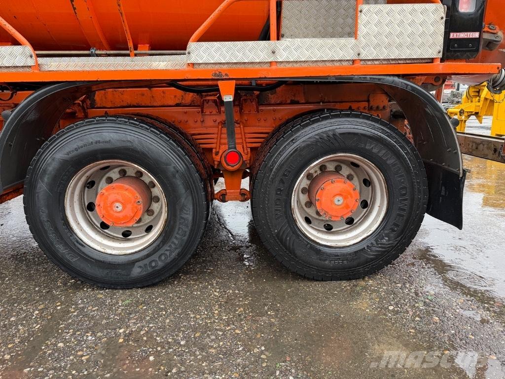 MAN 32.402 VF 8x4 Комбі/Вакуумні вантажівки
