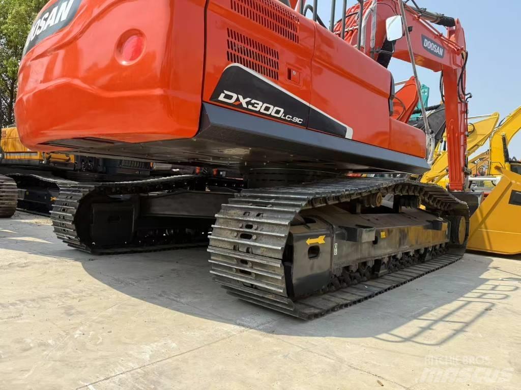 Doosan DX 300 LC Гусеничні екскаватори