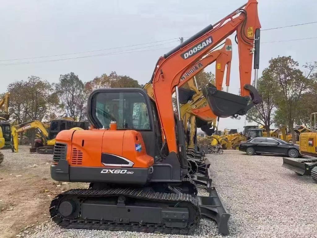 Doosan DX 60 Гусеничні екскаватори