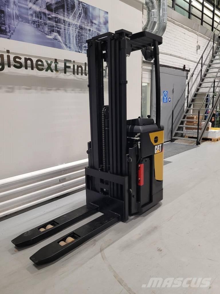 CAT NSR 16NI Самохідні електроштабелери