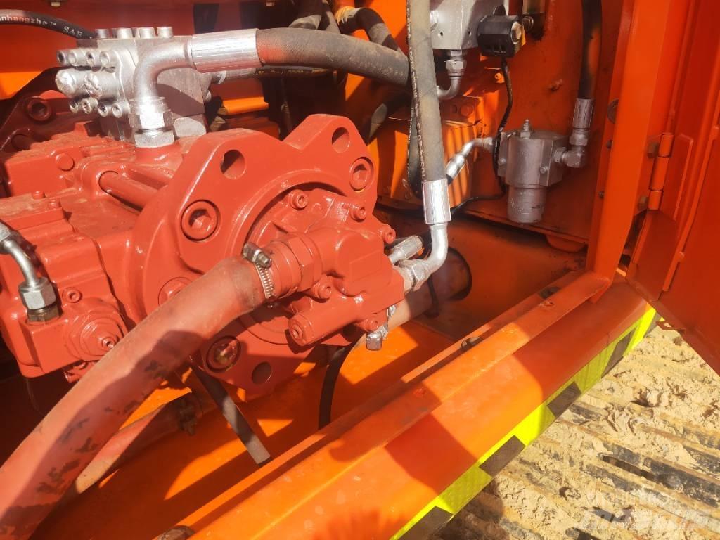Doosan DH220LC-7 Гусеничні екскаватори