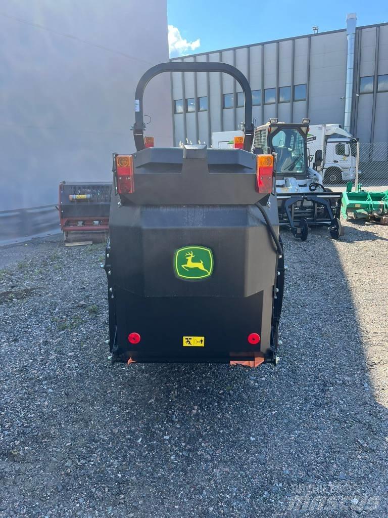 John Deere X950R Самохідні газонокосарки