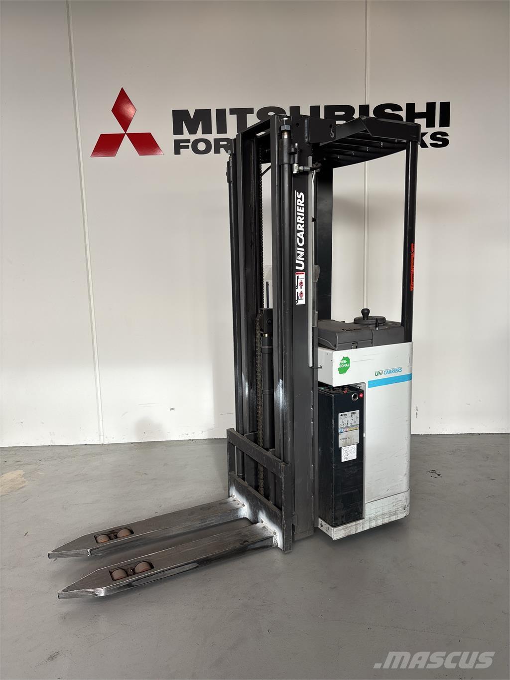 Atlet A160 Самохідні електроштабелери