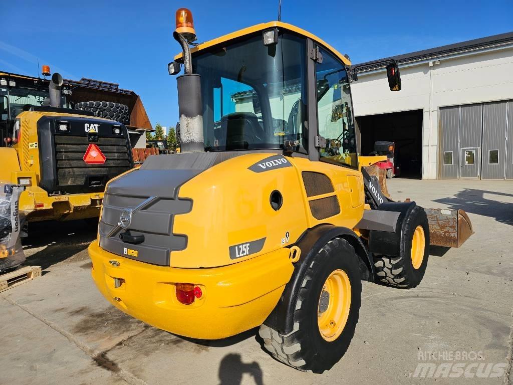 Volvo L 25 F Фронтальні навантажувачі