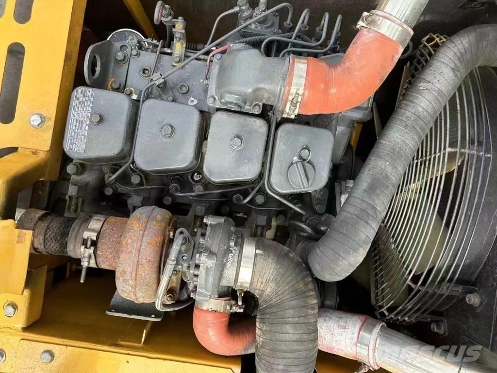 XCMG XE 150 D Середні екскаватори 7т. - 12т.