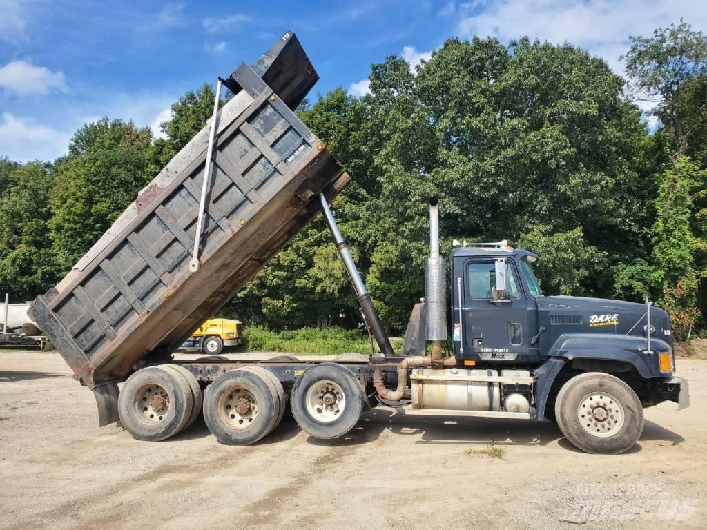 Mack CL713 Самоскиди