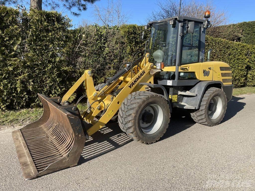 Yanmar V80 Фронтальні навантажувачі