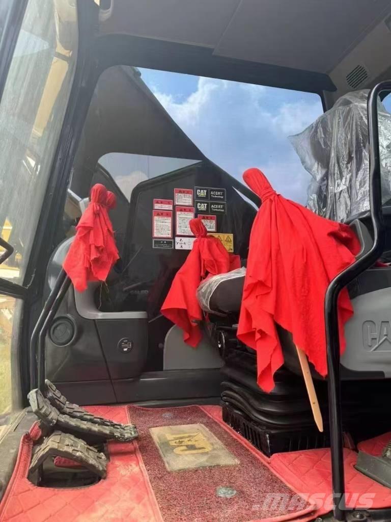 CAT 330 Гусеничні екскаватори