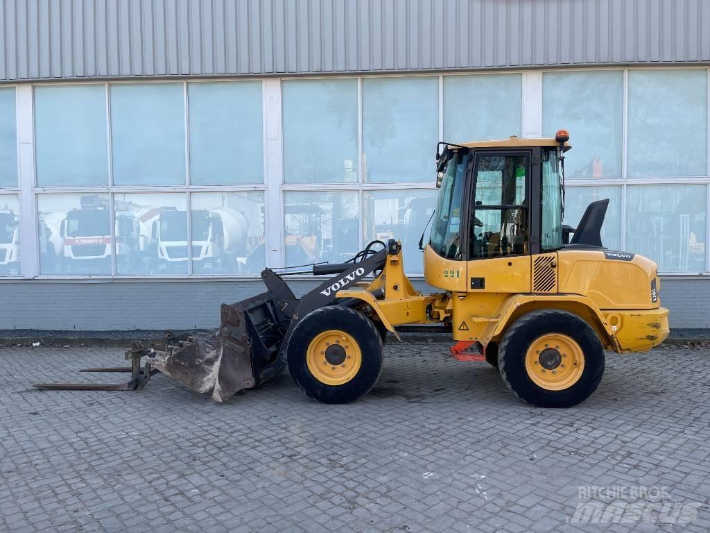 Volvo L 30 G  2017     CE Фронтальні навантажувачі