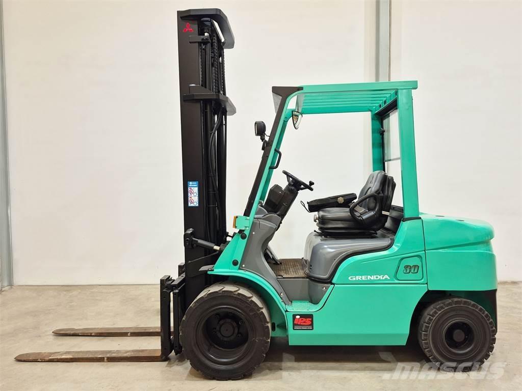 Mitsubishi FD30NTD Дизельні навантажувачі