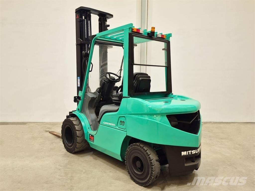 Mitsubishi FD30NTD Дизельні навантажувачі