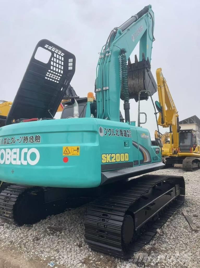 Kobelco SK 200 Гусеничні екскаватори