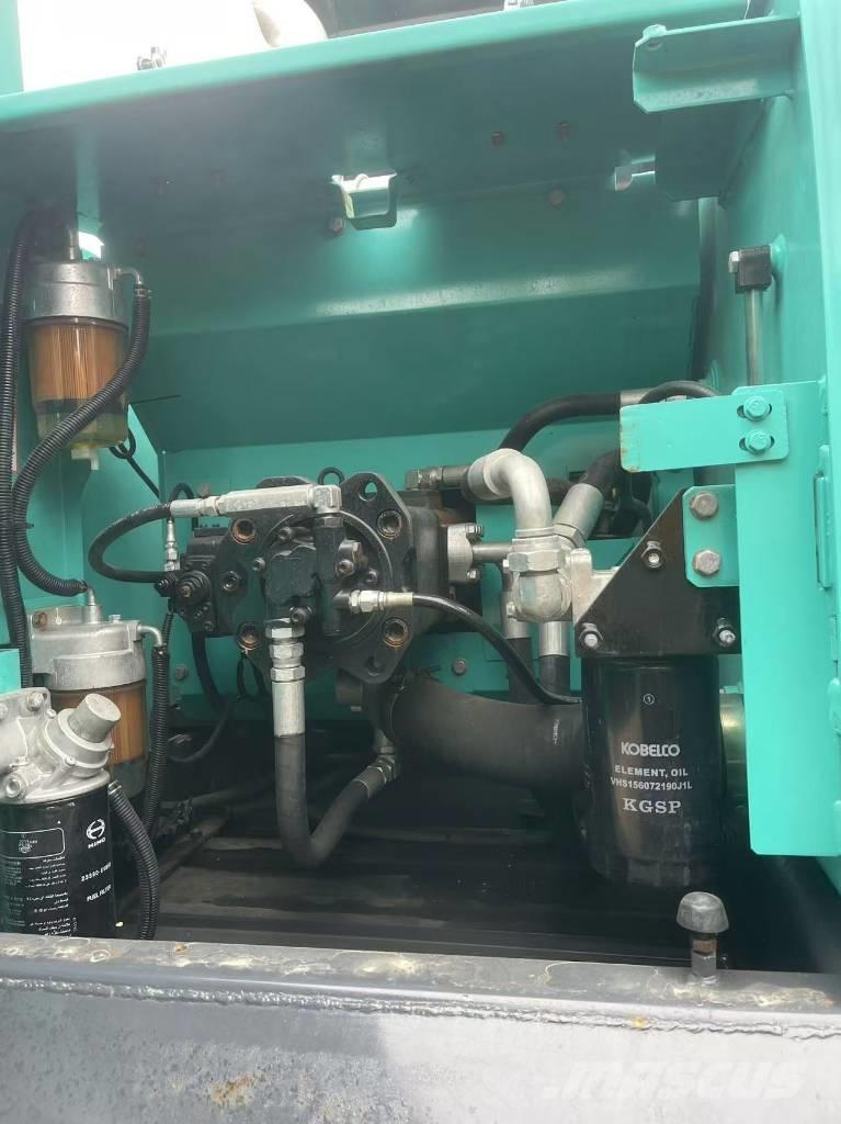 Kobelco SK 200 Гусеничні екскаватори