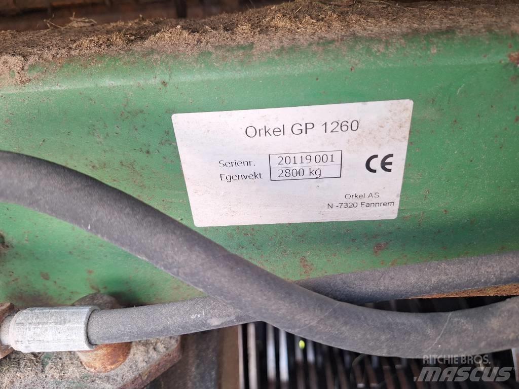 Agronic 1302 RR Рулонні прес-підбирачі