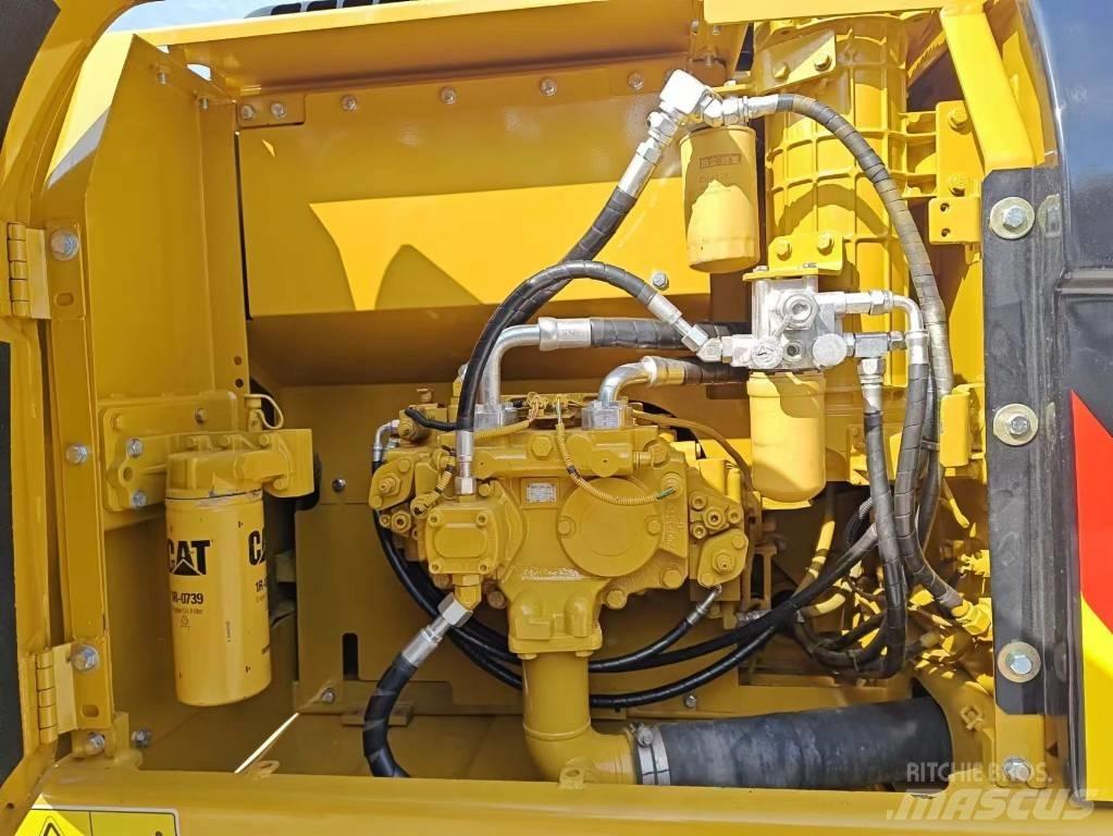 CAT 320 D2 Гусеничні екскаватори