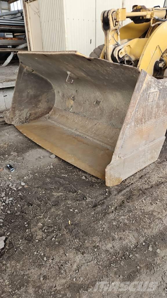 CAT 962 G Фронтальні навантажувачі