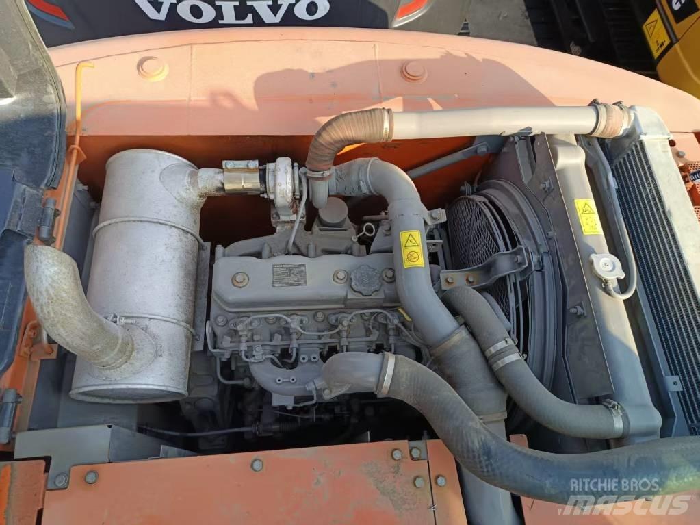 Hitachi ZX160 Гусеничні екскаватори