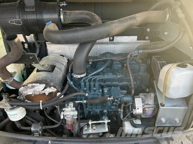 Kubota R 082 Фронтальні навантажувачі