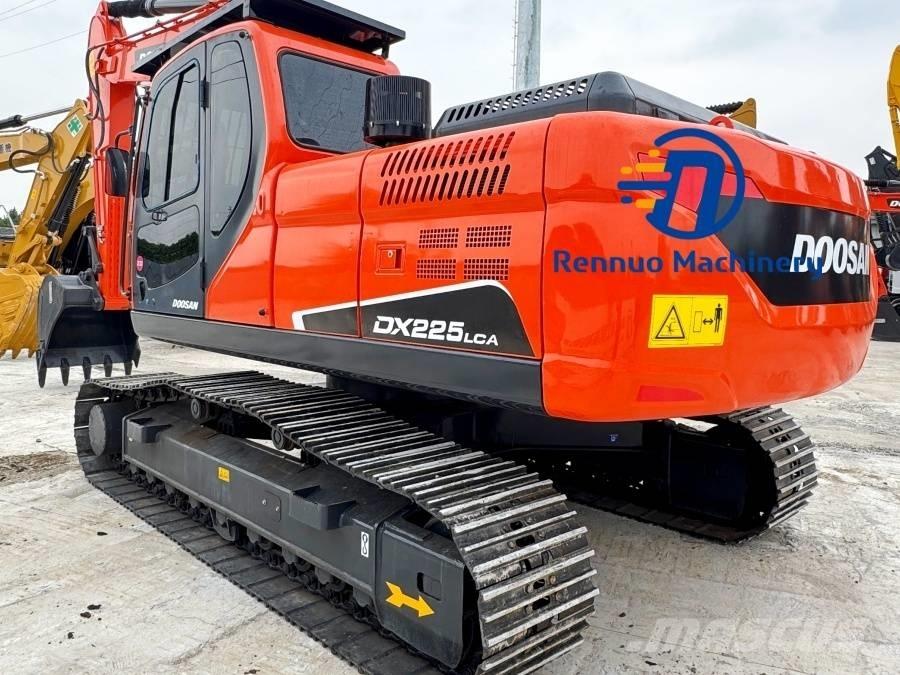 Doosan DX 225 LCA Гусеничні екскаватори
