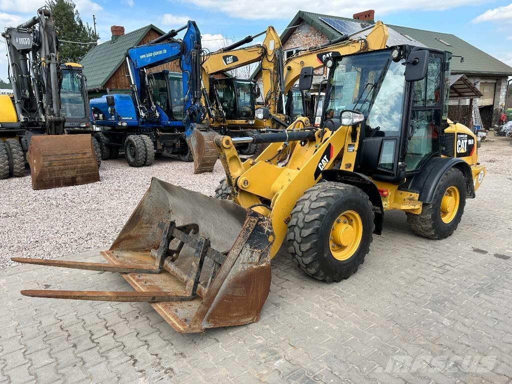 CAT 906 H 2 Фронтальні навантажувачі