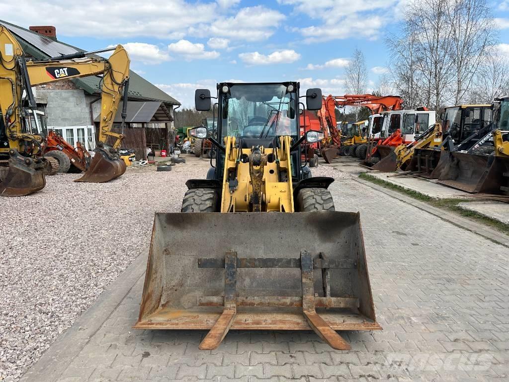 CAT 906 H 2 Фронтальні навантажувачі