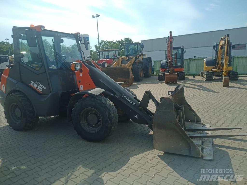 Hitachi ZW 75 Фронтальні навантажувачі