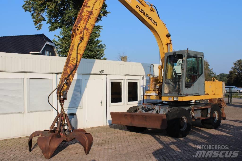 Furukawa W 630 E Колісні екскаватори