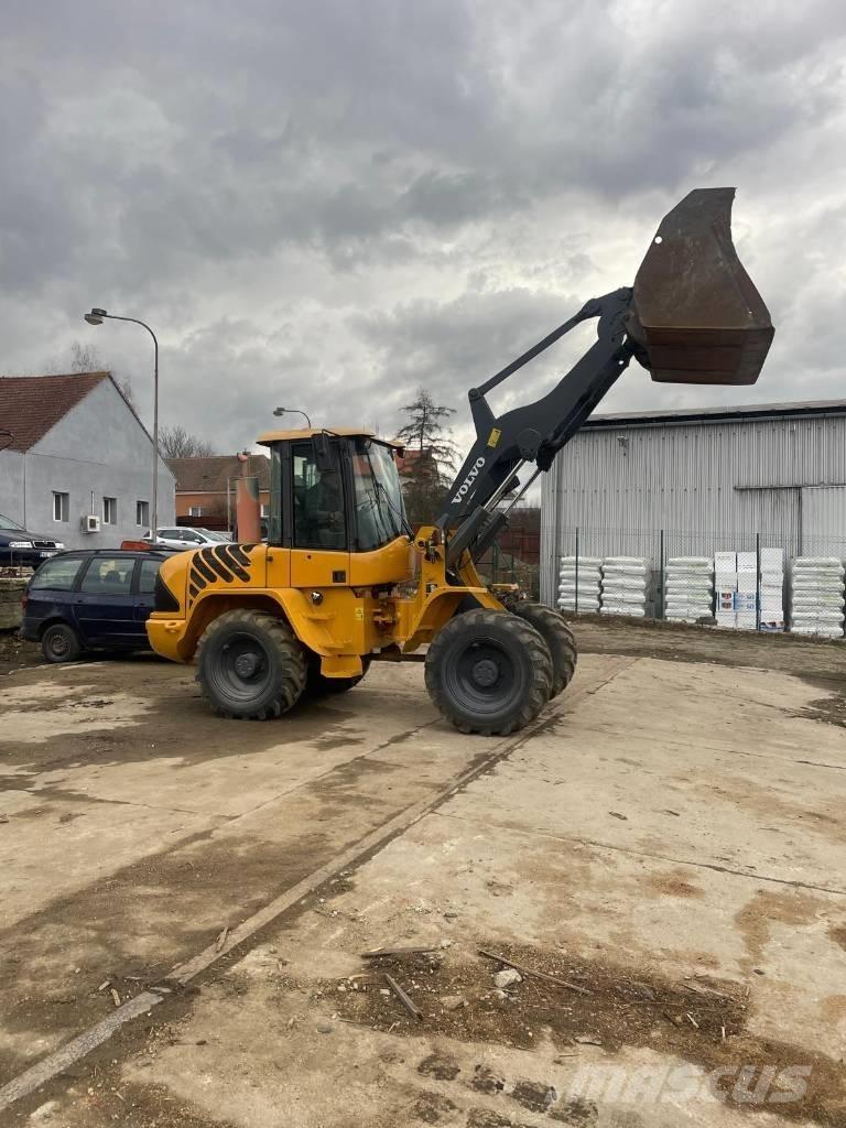 Volvo L 40 B Фронтальні навантажувачі