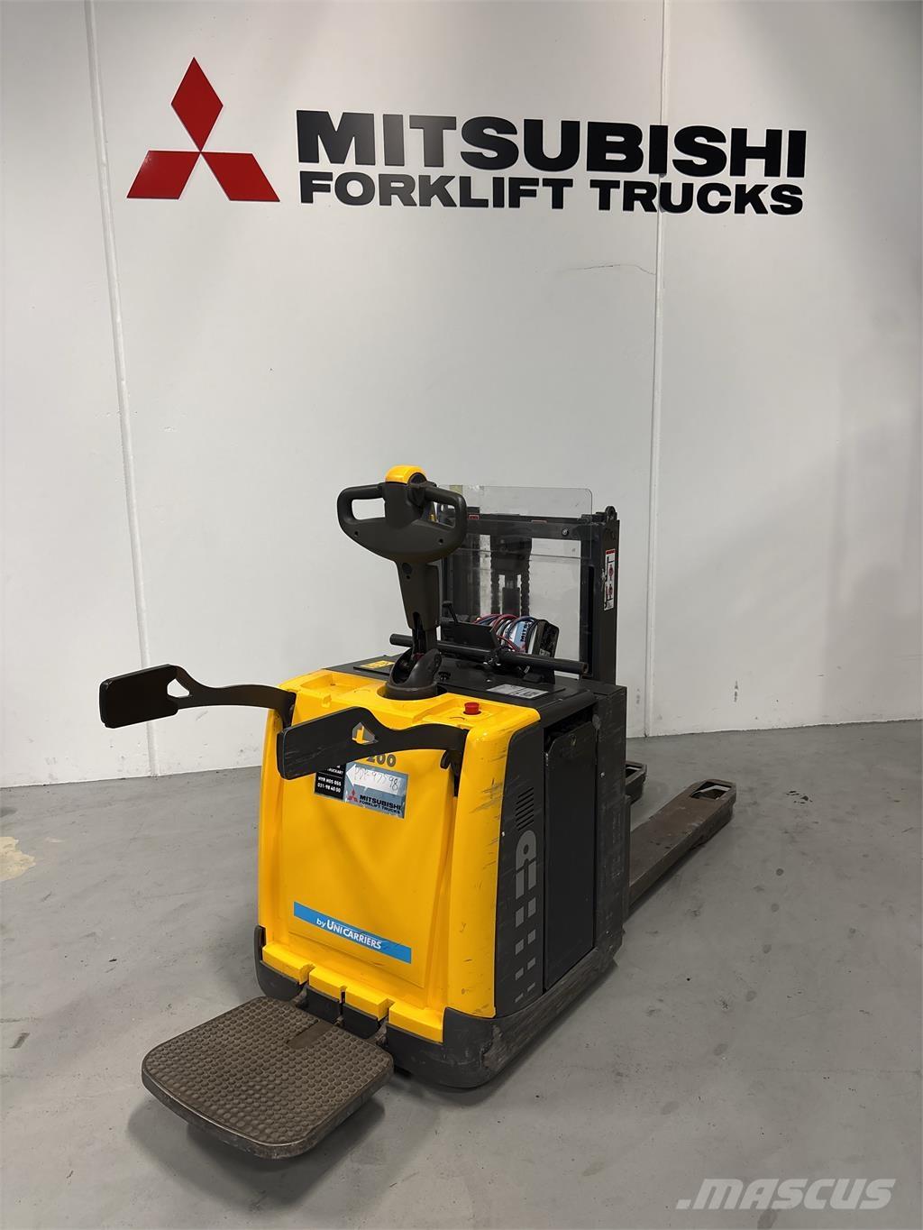 Atlet PDP200 Самохідні електроштабелери