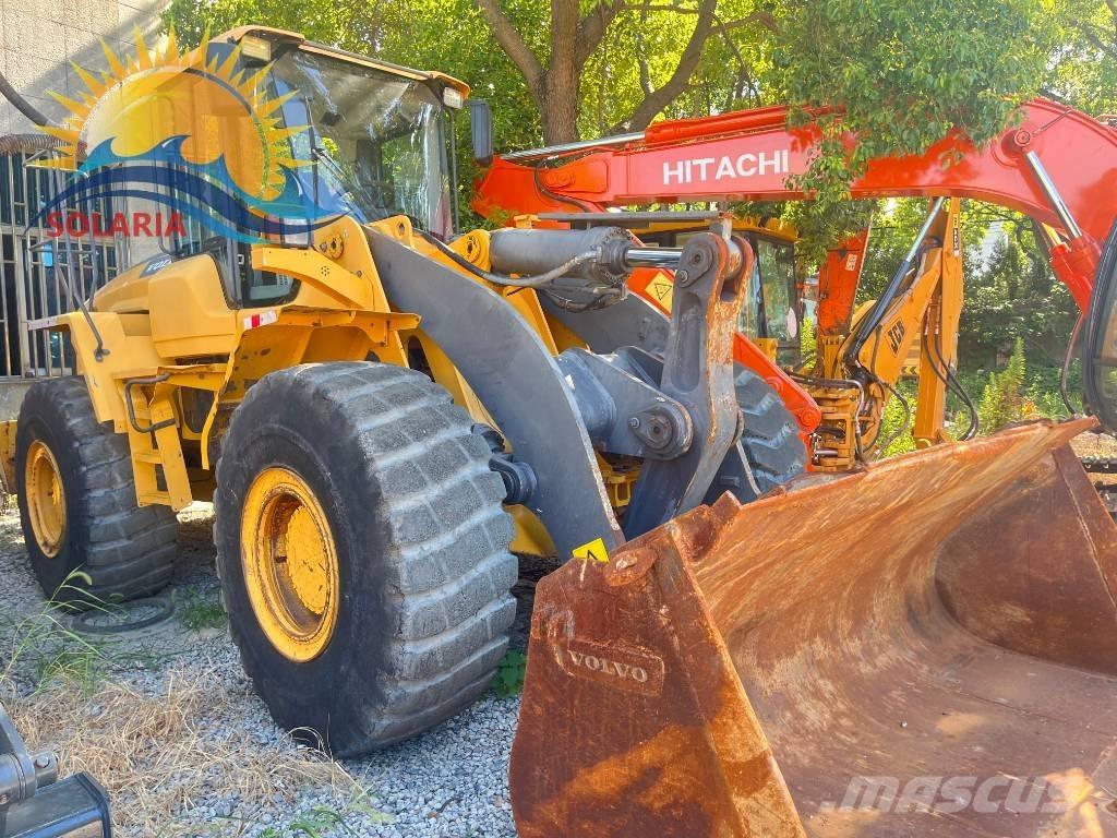 Volvo L 120 Фронтальні навантажувачі