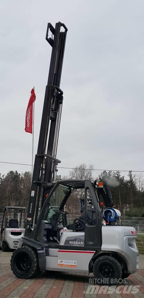 Nissan UG1D2A30LQ Газові навантажувачі