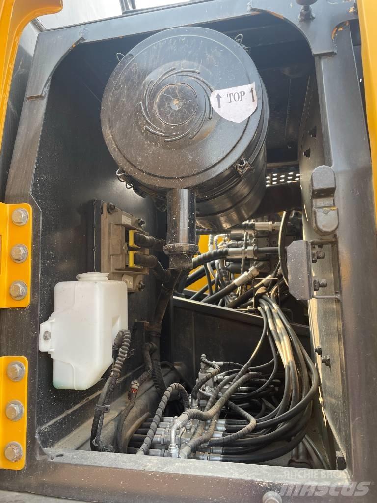 Volvo EC 210 Гусеничні екскаватори