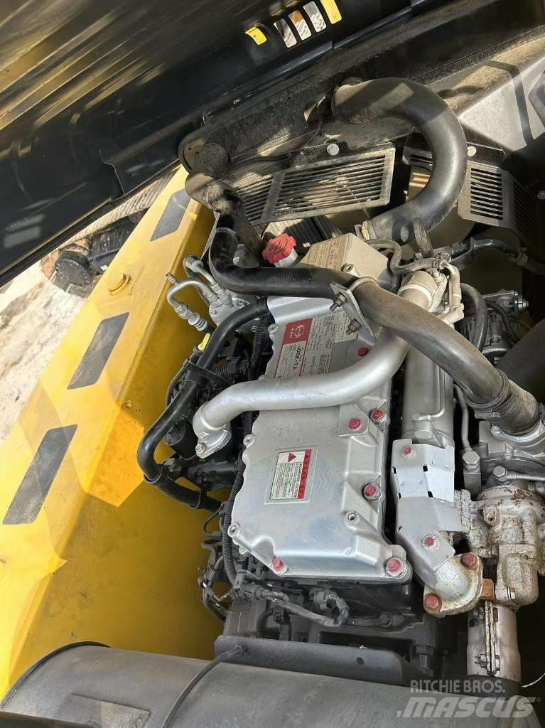 Kobelco SK 200D Гусеничні екскаватори