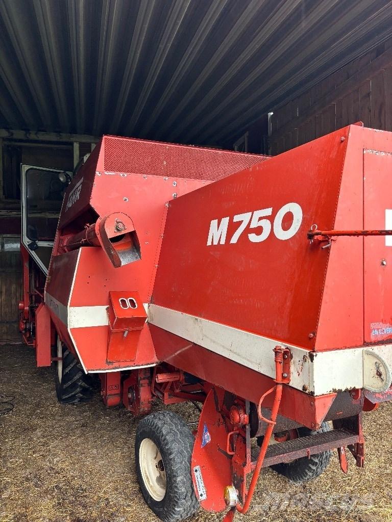 Deutz M750 Зернозбиральні комбайни