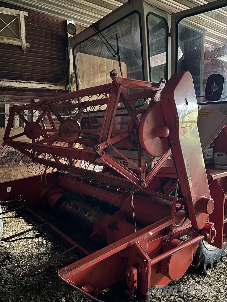 Deutz M750 Зернозбиральні комбайни
