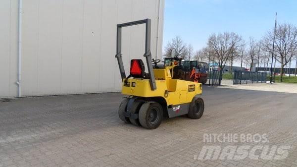 Sakai TS 160 Пневматичні катки