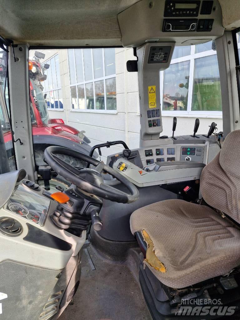 CLAAS Arion 640 Трактори