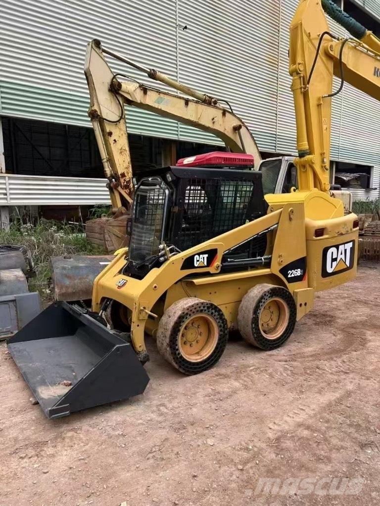 CAT 226 B 3 Міні-навантажувачі