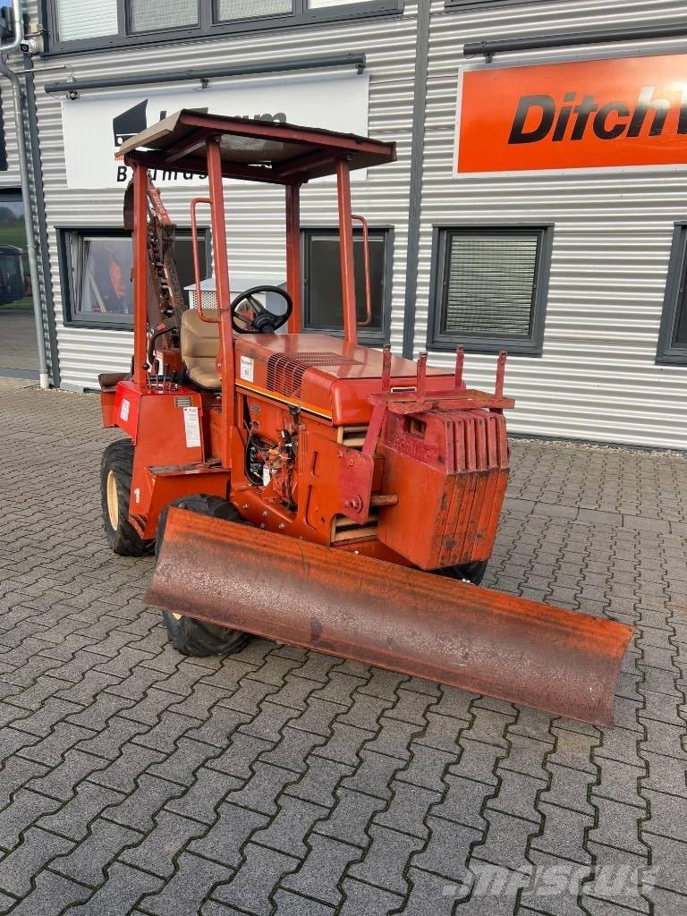Ditch Witch 3500 DD Канавокопачі