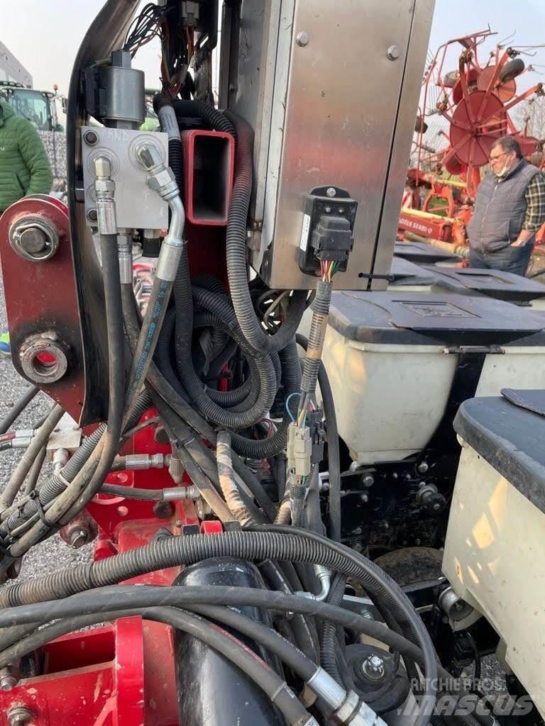 Kinze 8 FILE Cажалки
