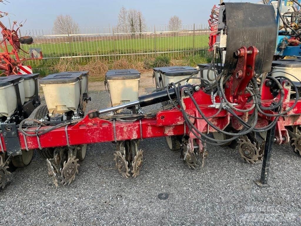 Kinze 8 FILE Cажалки
