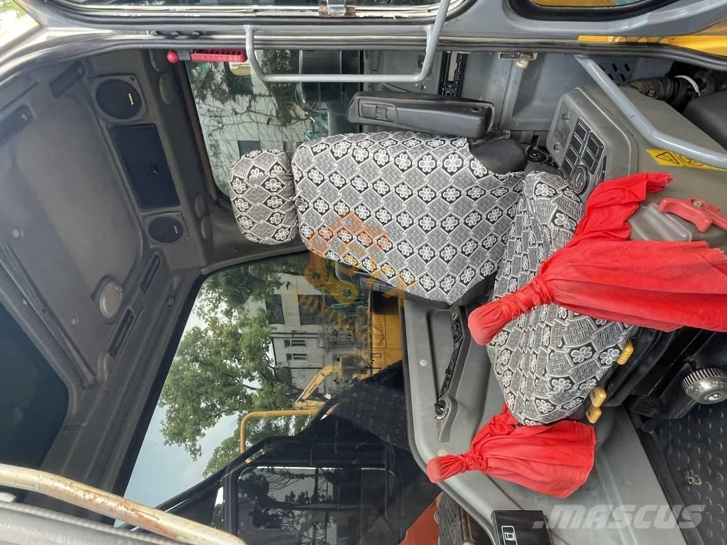 Volvo EC 200 D Гусеничні екскаватори