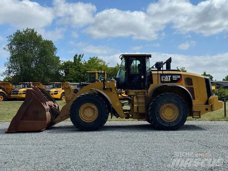 CAT 982 M Фронтальні навантажувачі